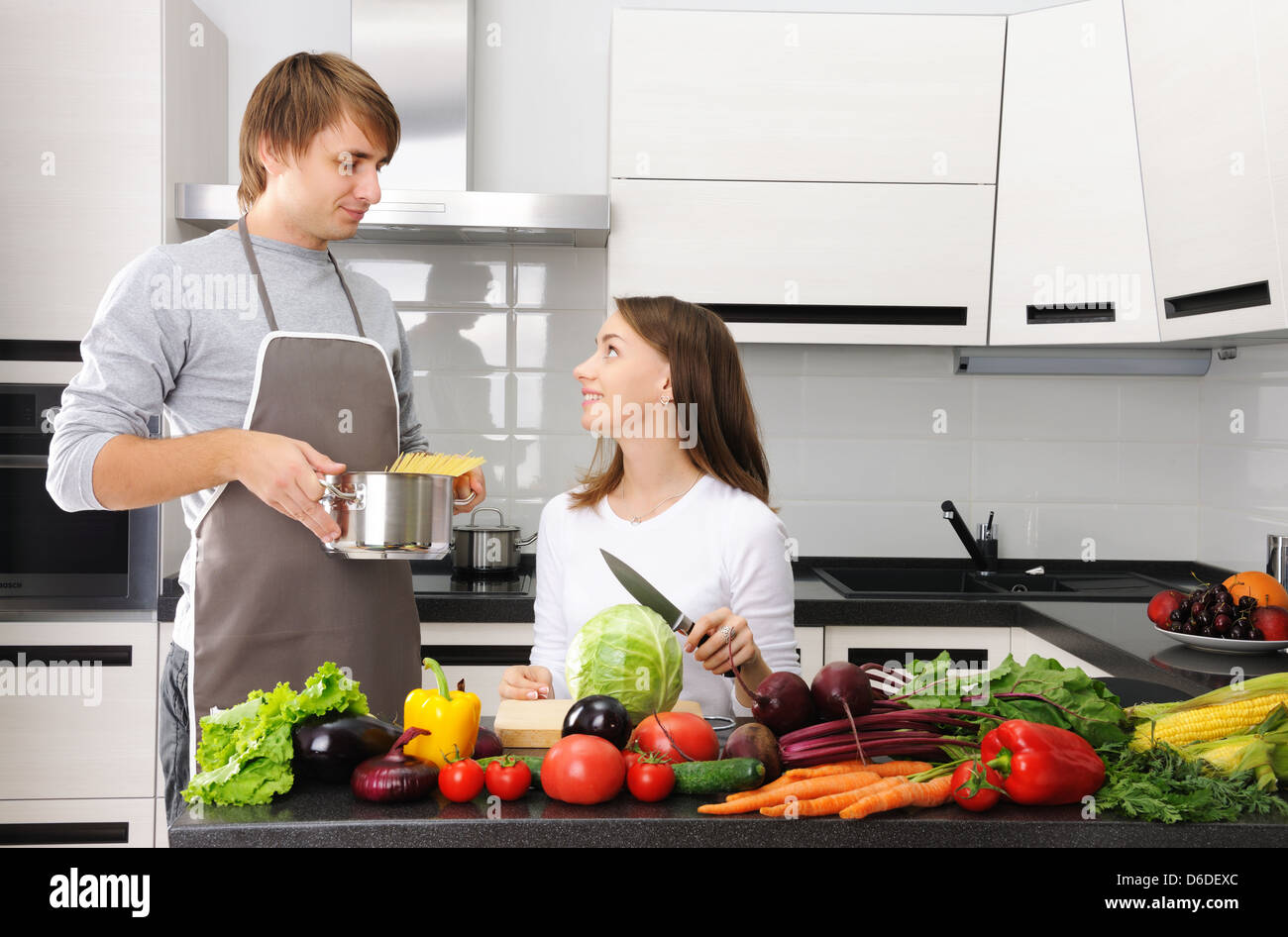 Smile cooking hi-res stock photography and images - Alamy