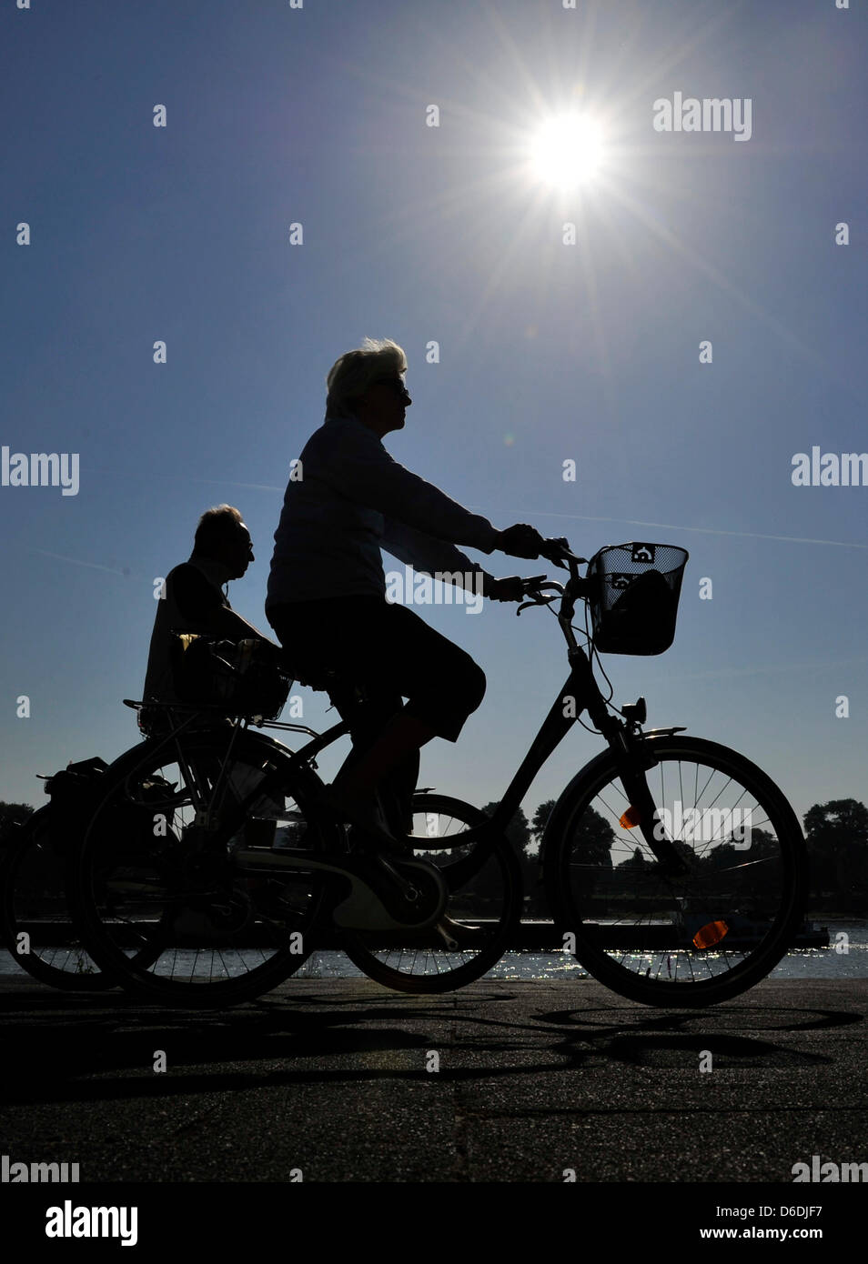 two people cycle