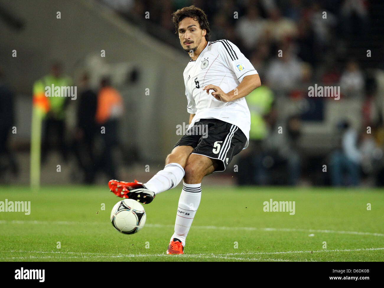 Germany's Mats Hummels controls the ball during the Group C World Cup 2014 qualifying match between Germany and Faroe Islands at AWD Arena in Hanover, Germany, 07 September 2012. Photo: Friso Gentsch dpa/lni Stock Photo