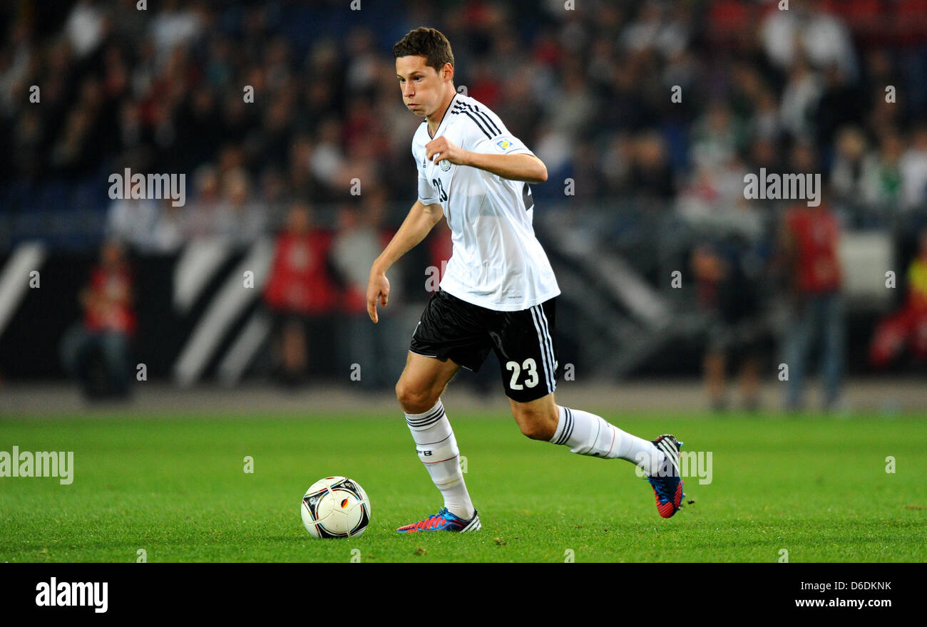 Germany's Julian Draxler dribbles the ball during the Group C FIFA World Cup 2014 qualifying match Germany vs Faroe Islands at AWD Arena in Hanover, Germany, 07 September 2012. Germany won 3:0. Photo: Thomas Eisenhuth Stock Photo