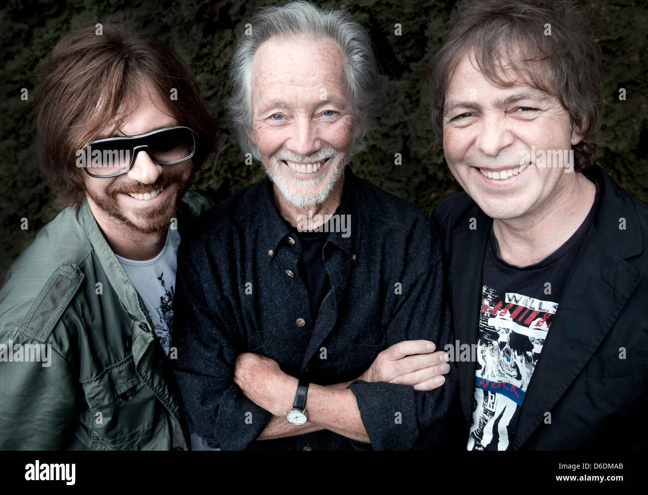 Graphic artist and musician Klaus Voormann (C) and 'Fools Garden' guitar  player Volker Hinkel (L) and singer Peter Freudenthaler (R) pose in Munich,  Germany, 03 September 2012. Fools Garden's 1996 hit single '