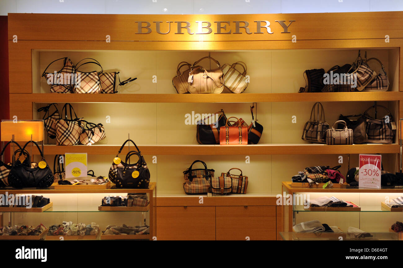 Handbags and accessoires of luxury brand Burberry, pictured on 18 January 2012 in Berlin, Germany. Foto: Jens Kalaene dpa/lbn Stock Photo