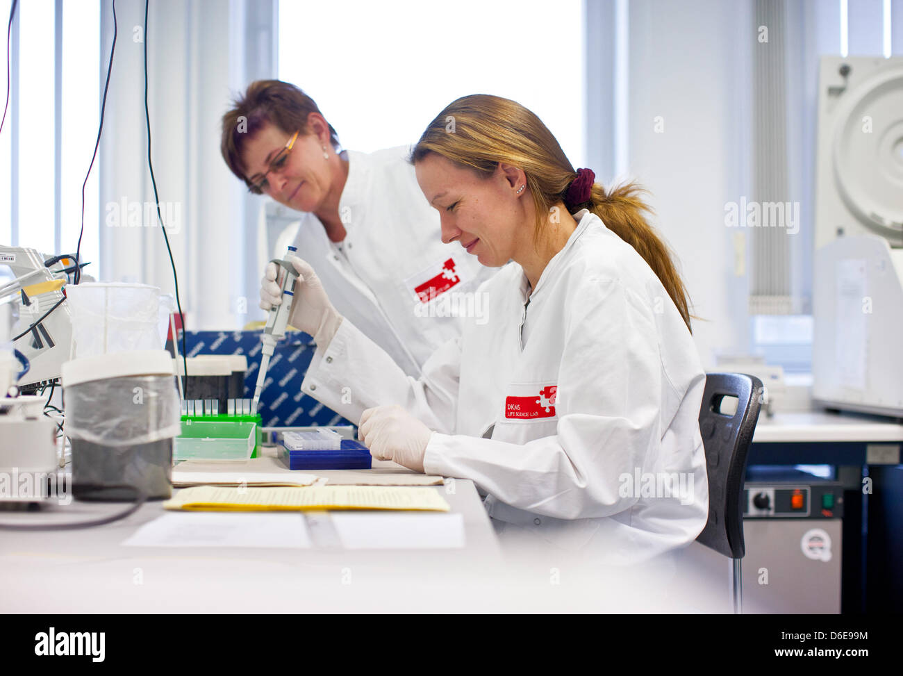 Staff members of the tissue typing laboratory DKMS Life Science Lab