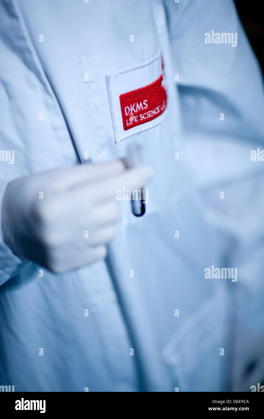 Tissue Typing Lab Bone Marrow Storage High Resolution Stock Photography and Images - Alamy