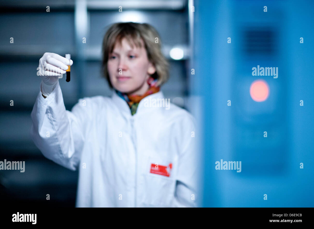 Tissue Typing Lab A staff member of the tissue typing laboratory DKMS Life Science Lab ...
