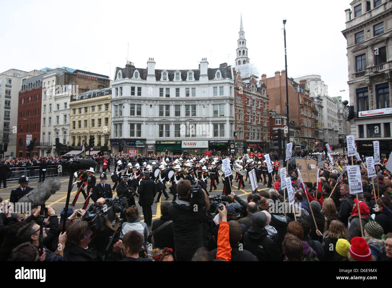 London, UK. 17th April 2013. Baroness Thatcher's cortege passes through London.Credit: Sebastian Remme/Alamy Live News Stock Photo