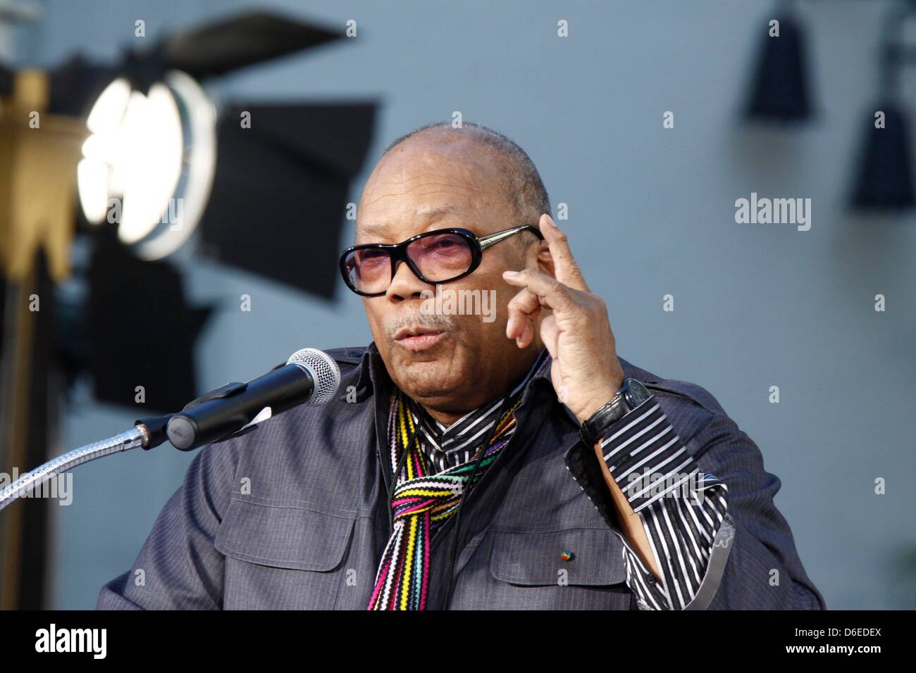 Musician Quincy Jones attends the Michael Jackson Hand and Footprint Ceremony at Grauman's Chinese Theatre in Los Angeles, USA, on 26 January 2012. Photo: Hubert Boesl Stock Photo