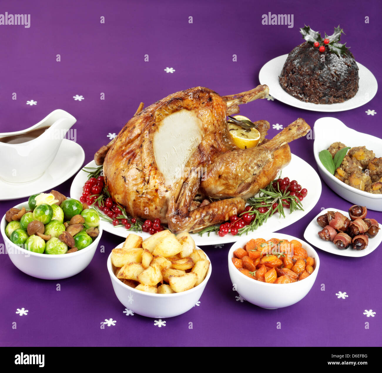 Roast turkey christmas pudding hi-res stock photography and images - Alamy