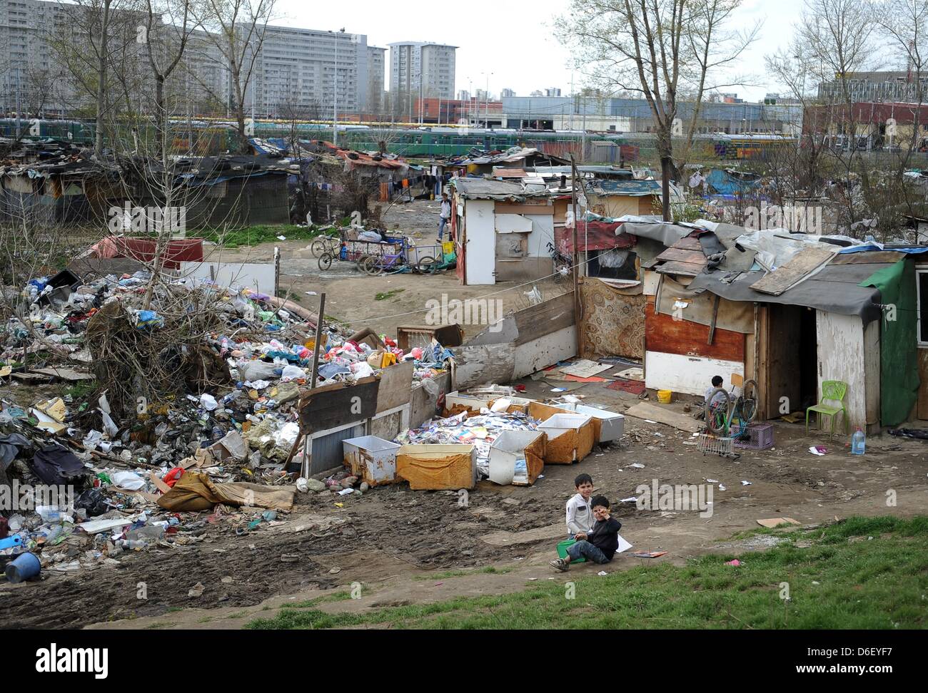 Makeshift Housing High Resolution Stock Photography and Images Alamy