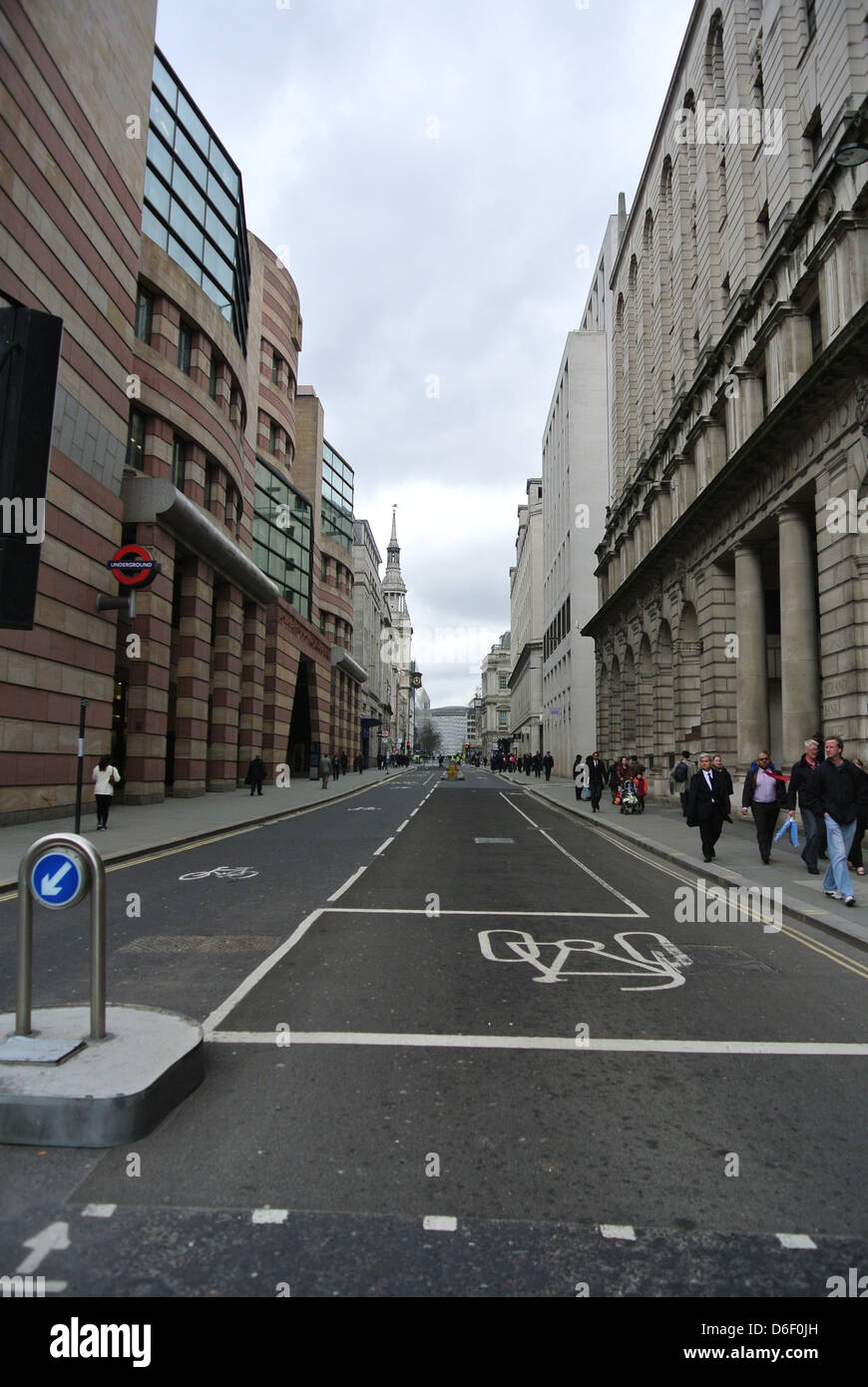 Empty roads, no traffic, cars, buses. Day of Margaret Thatchers funeral. Cheapside, London Stock Photo