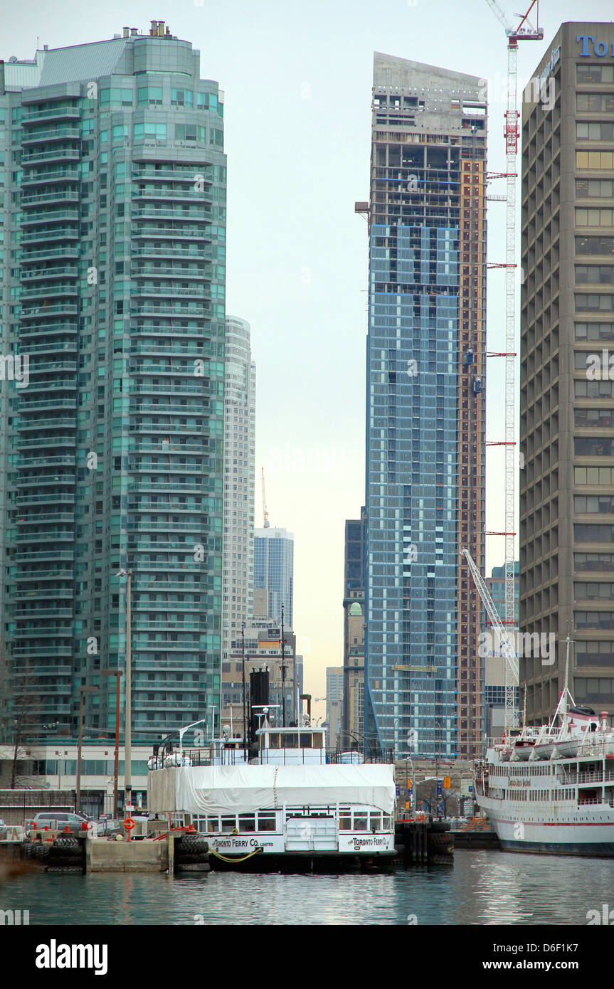 Bloor street toronto hi-res stock photography and images - Alamy