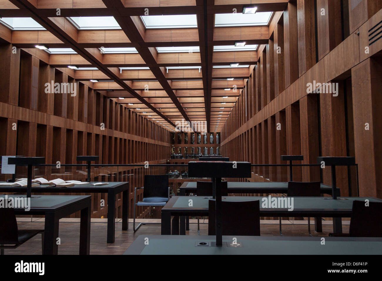 Empty library berlin hires stock photography and images Alamy