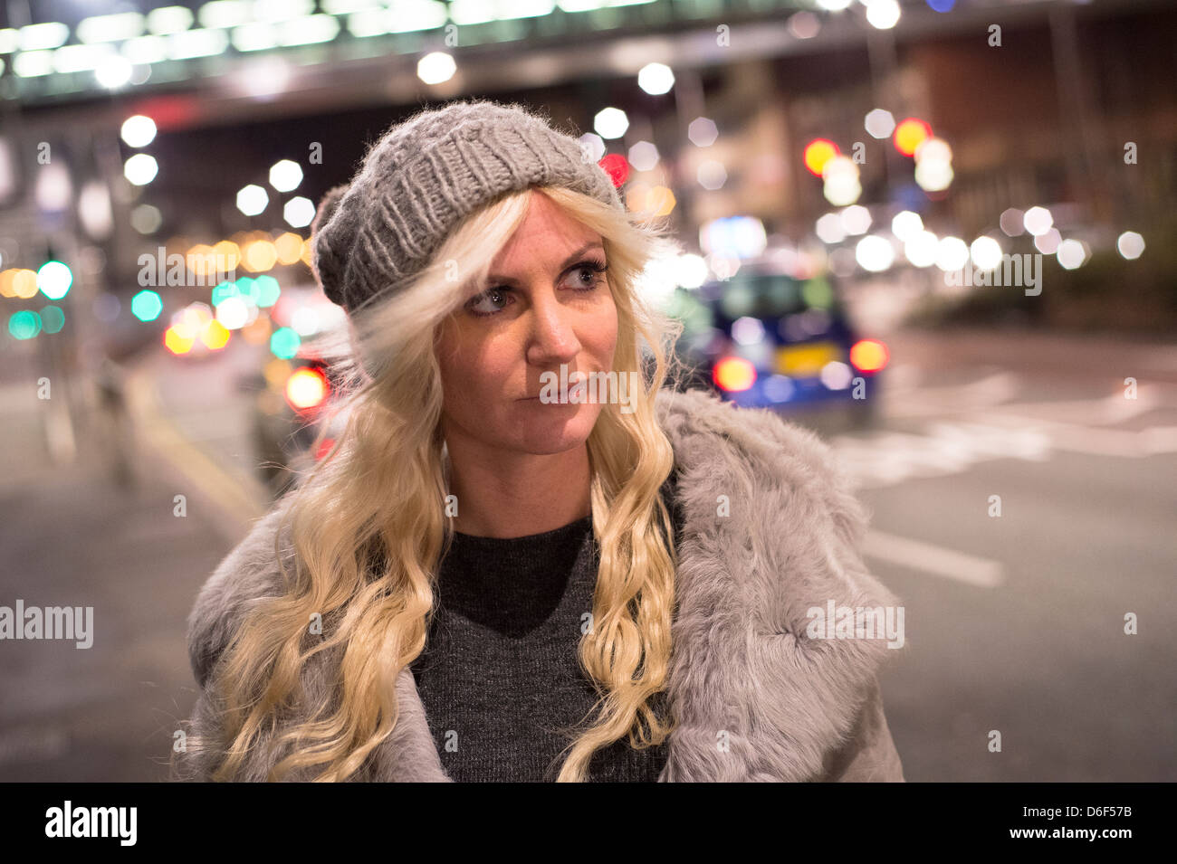Woman lone street night hi-res stock photography and images - Alamy