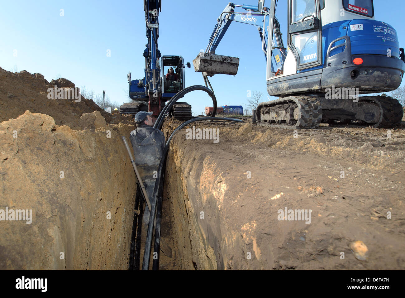 Laying telephone cables laying hires stock photography and images Alamy