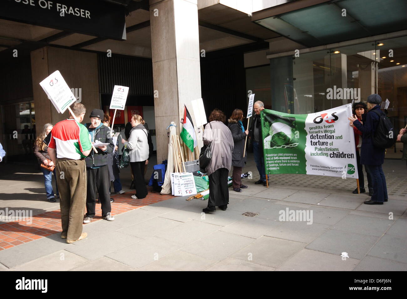 Wednesday 17th April, Palestine Solidarity Campaign protest outside G4S offices in Victoria Street London. Around 50 protesters handed out leaflets associating G4S with the detention of Palestinians in Israel. Stock Photo