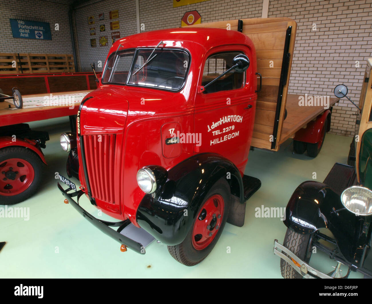 1948 Ford 81-798W truck pic3. Stock Photo