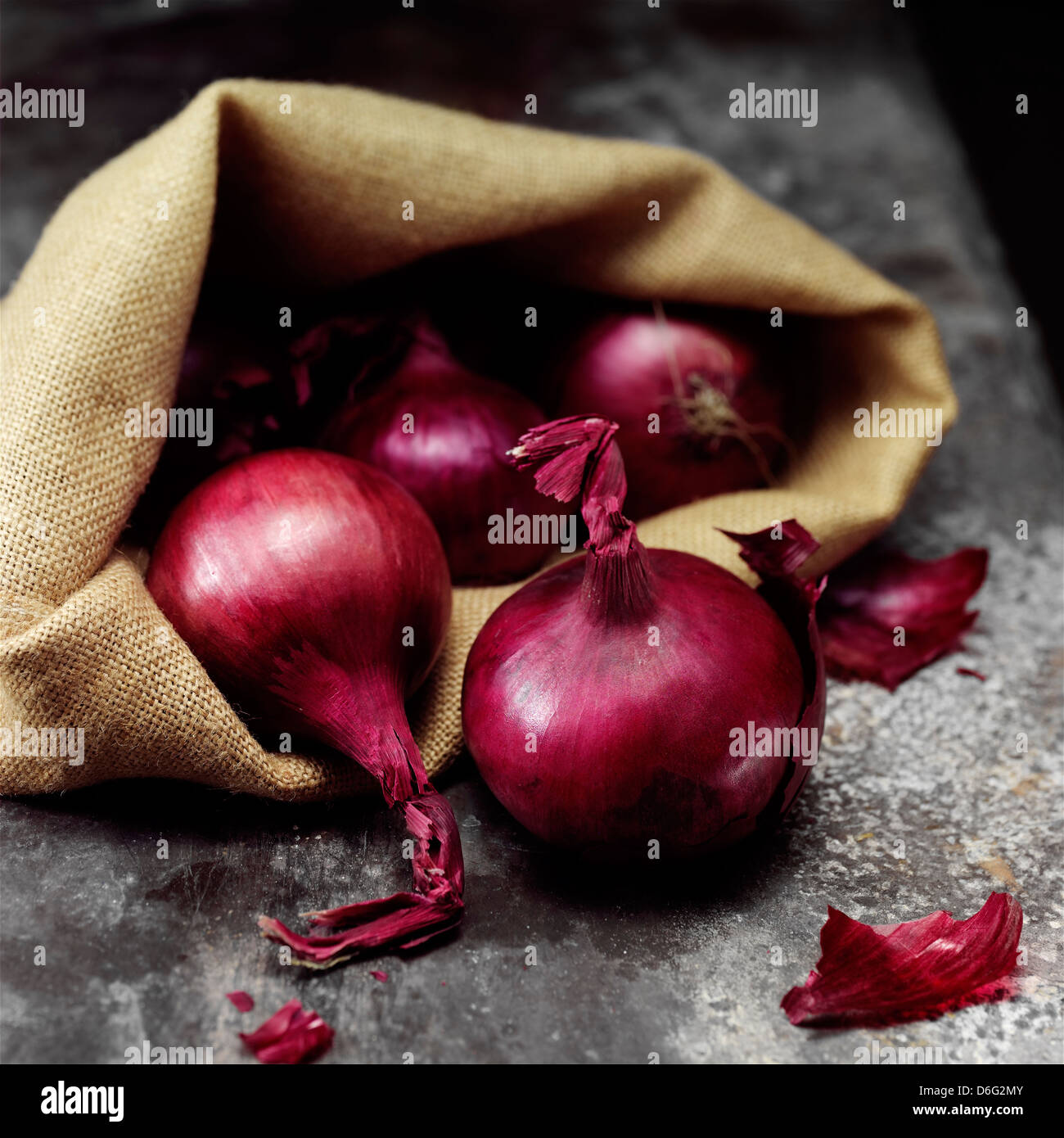 Sack of onions hi-res stock photography and images - Alamy