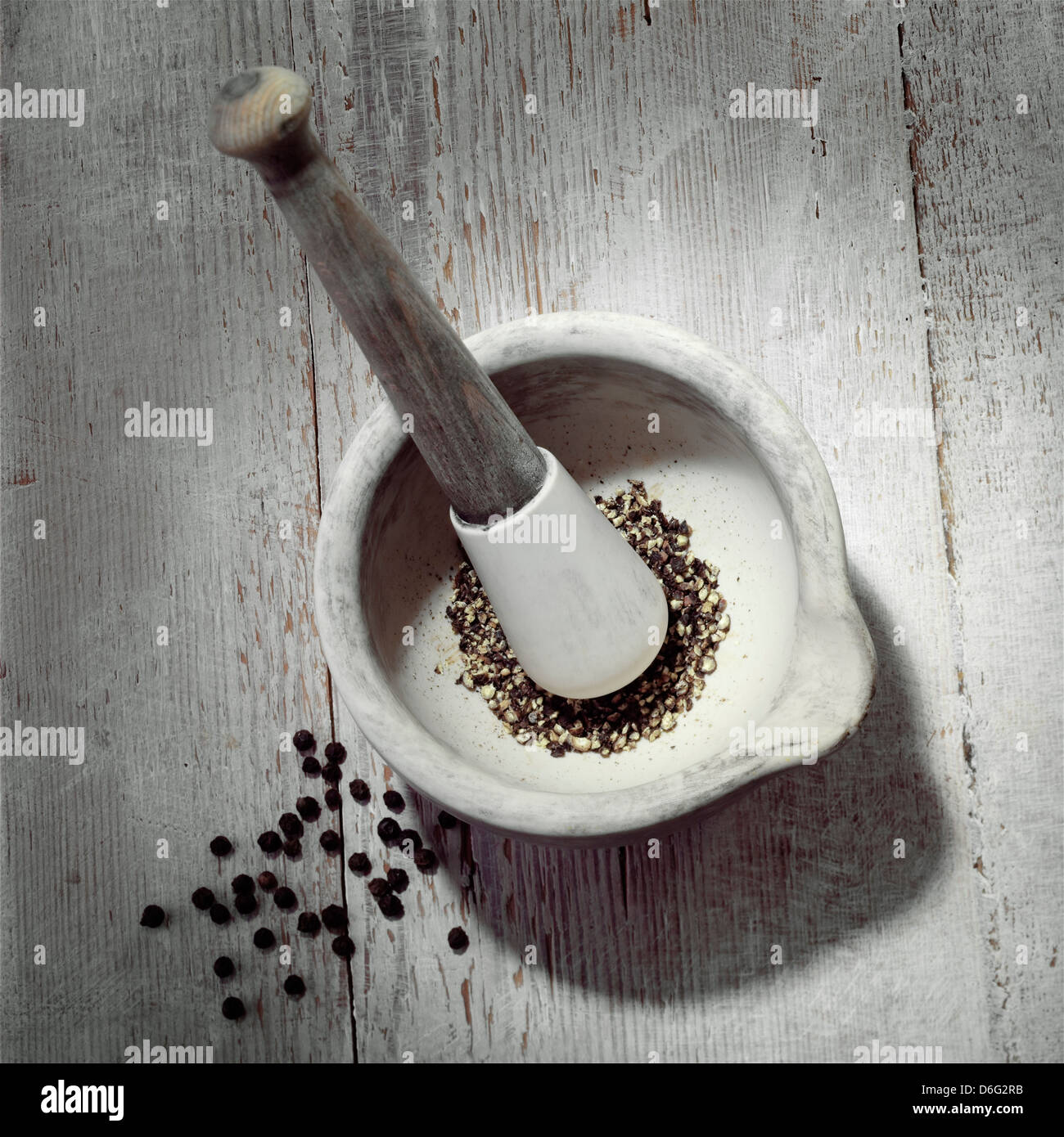 Mortar / Crushed Black Peppercorns Stock Photo Alamy