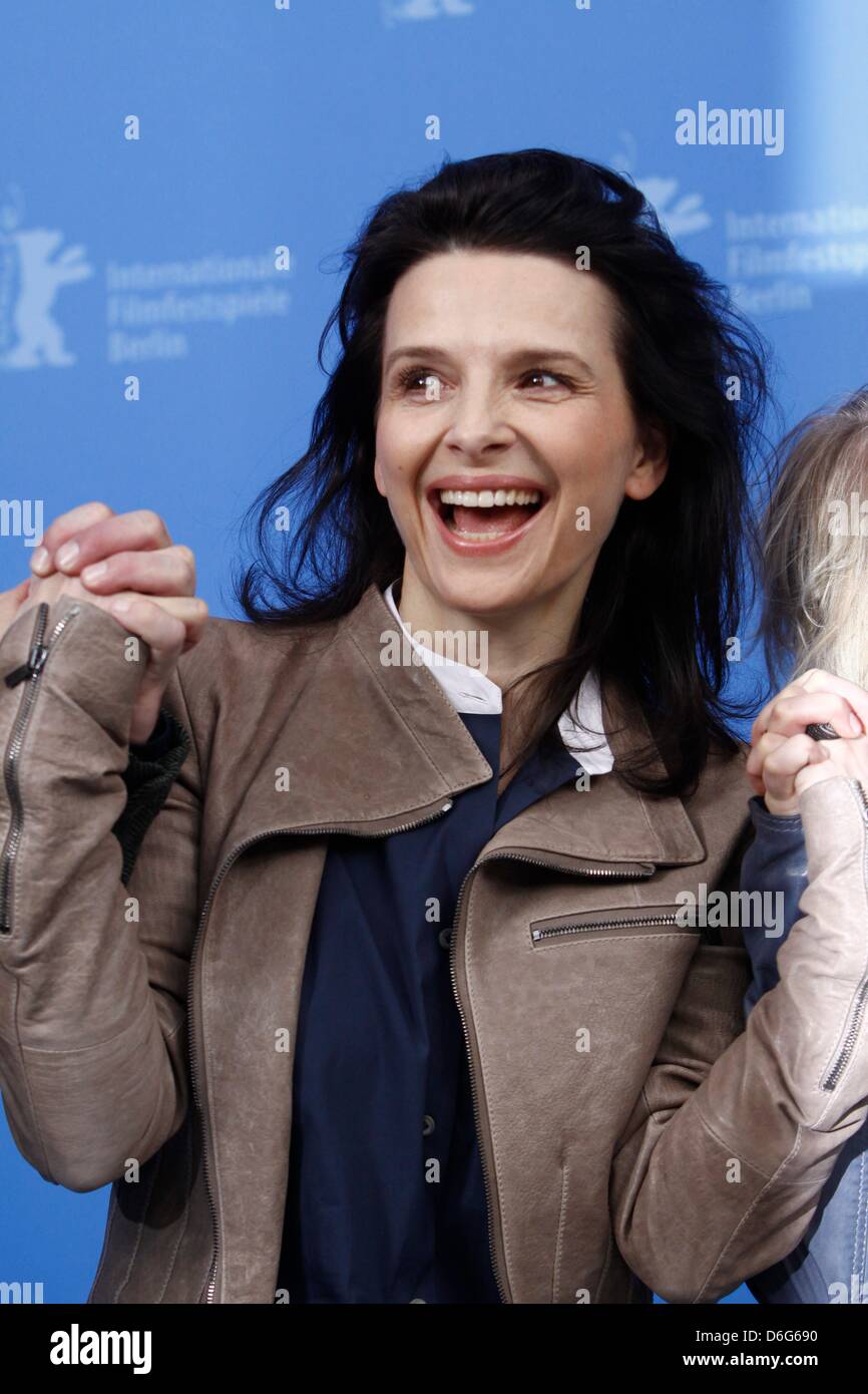 French actress Juliette Binoche attends the photocall of 'Elles' during the 62nd International Berlin Film Festival, Berlinale, at Hotel Hyatt in Berlin, Germany, on 10 February 2012. The movie is presented in the section Panorama Special. Photo: Hubert Boesl Stock Photo