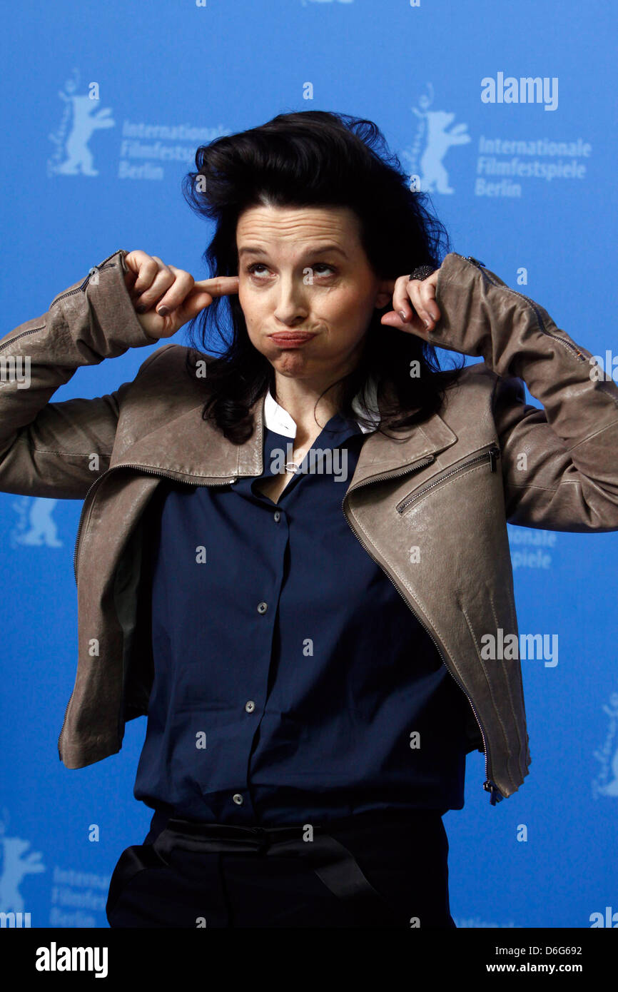 French actress Juliette Binoche attends the photocall of 'Elles' during the 62nd International Berlin Film Festival, Berlinale, at Hotel Hyatt in Berlin, Germany, on 10 February 2012. The movie is presented in the section Panorama Special. Photo: Hubert Boesl Stock Photo