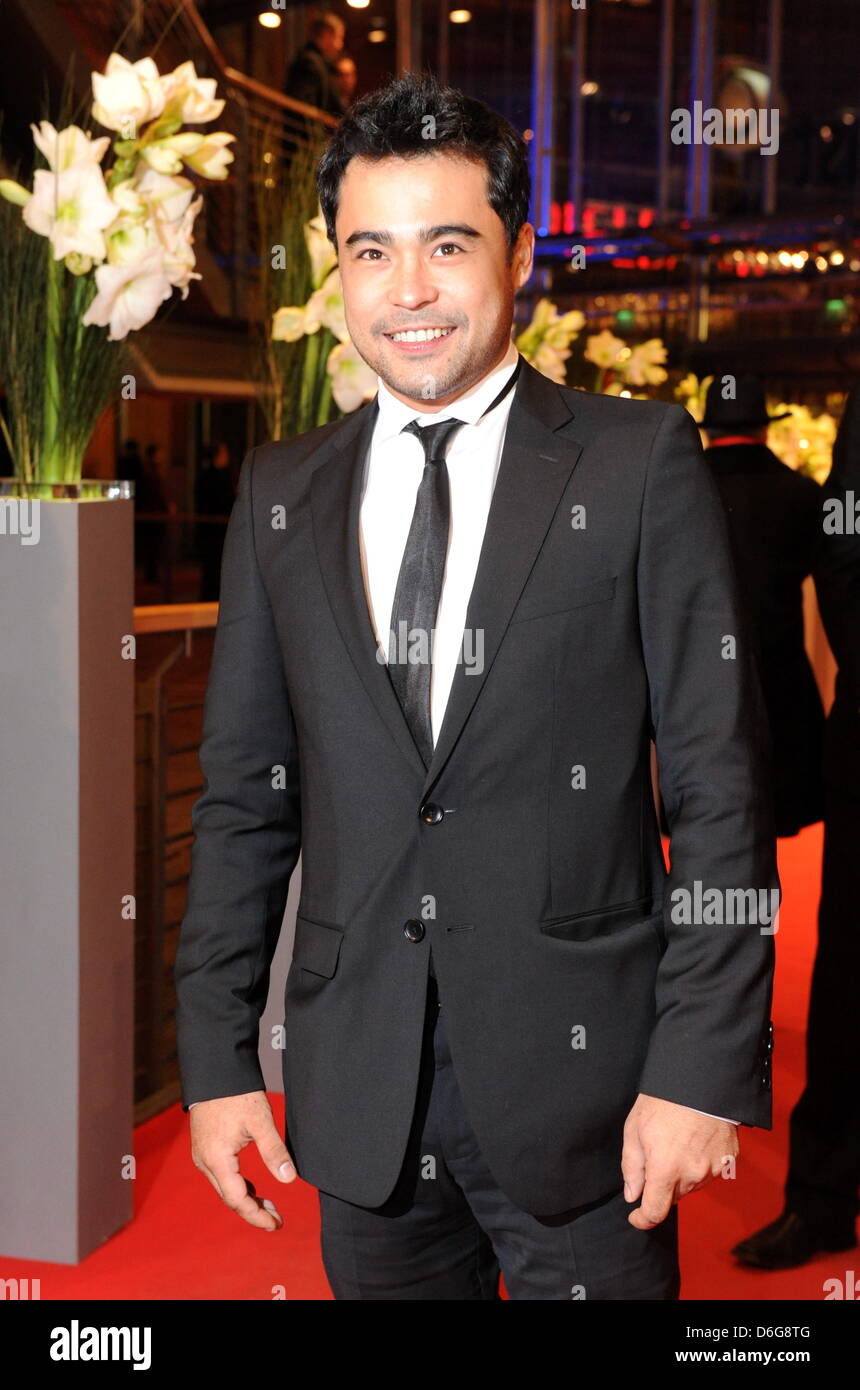 https://c8.alamy.com/comp/D6G8TG/philippine-actor-sid-lucero-arrives-for-the-premiere-of-the-movie-D6G8TG.jpg