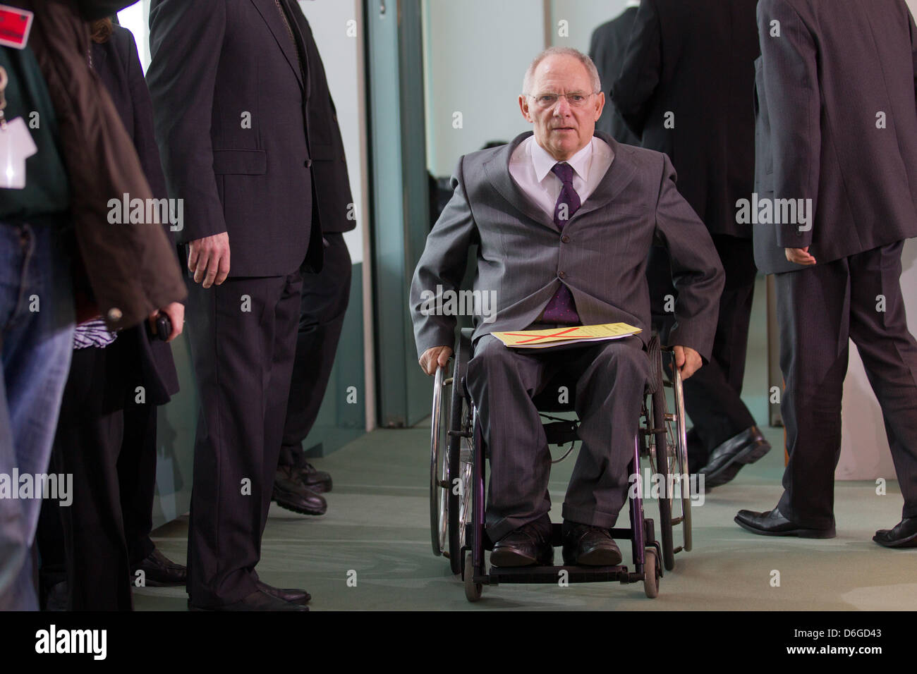 German Finance Minister Wolfgang Schaeuble arrrives at a meeting of the German cabinet at the Chancellery in Berlin, Germany, 15 February 2012. Topics of the day are reforms of the German Bundeswehr and national strategies concerning drug policy. Photo: Michael Kappeler Stock Photo