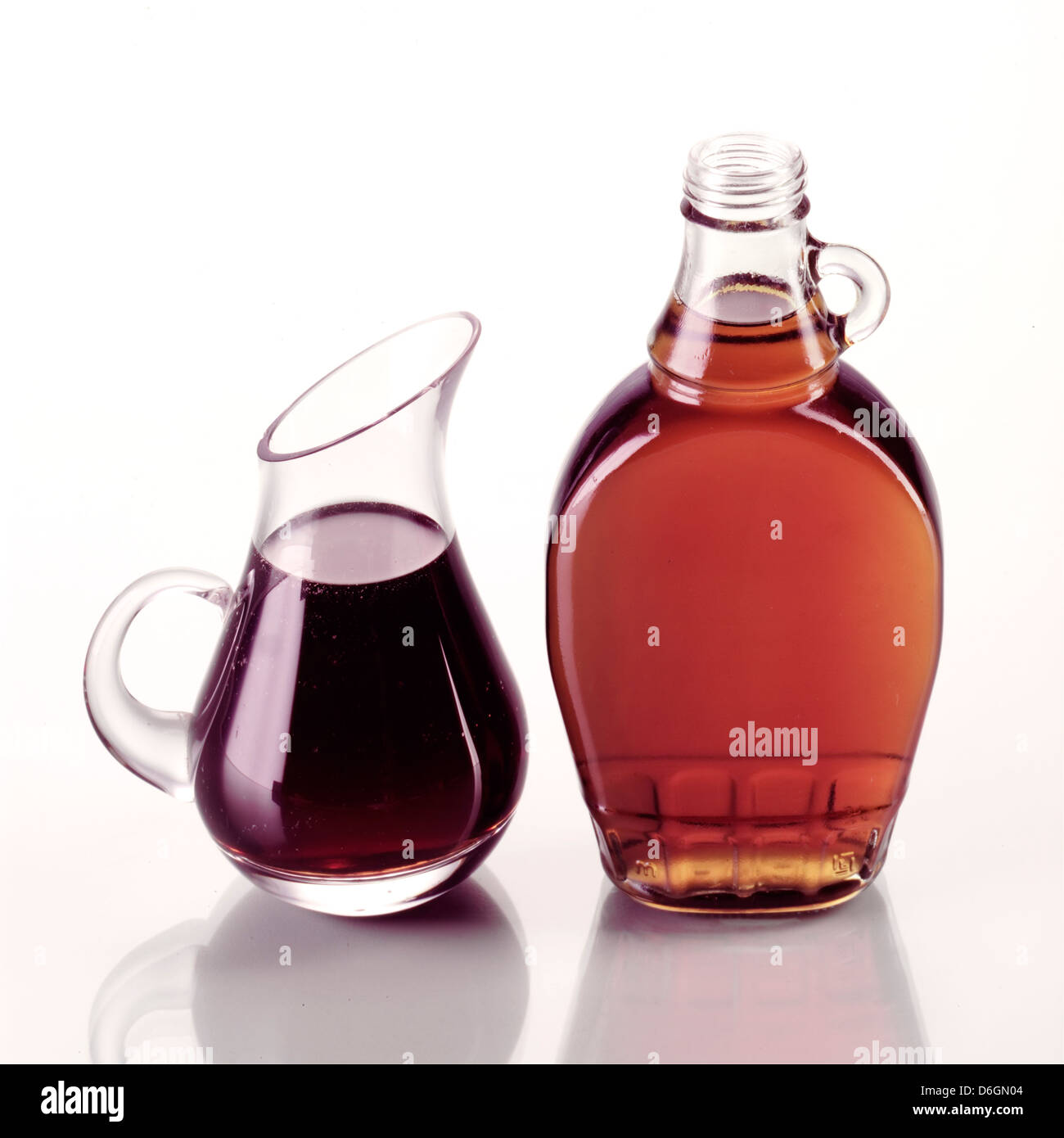 Maple Syrup Bottles Stock Photos & Maple Syrup Bottles Stock Images Alamy