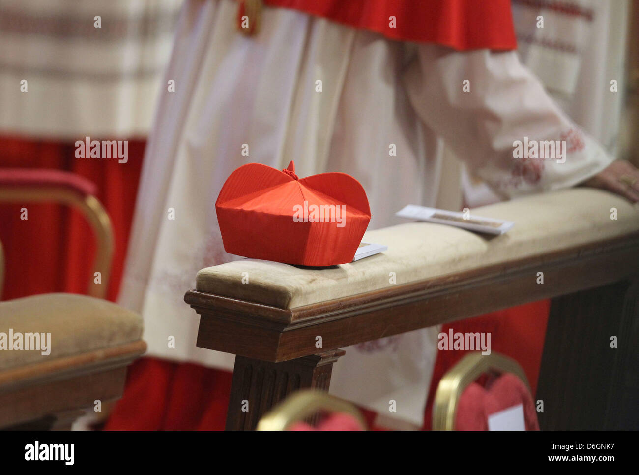 Cardinal biretta hi-res stock photography and images - Alamy