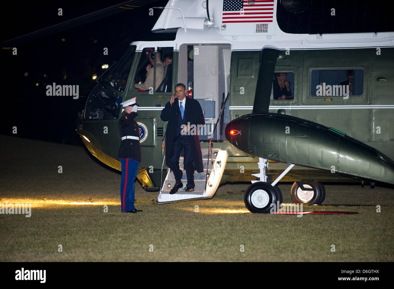 United States President Barack Obama returns to the White House ...