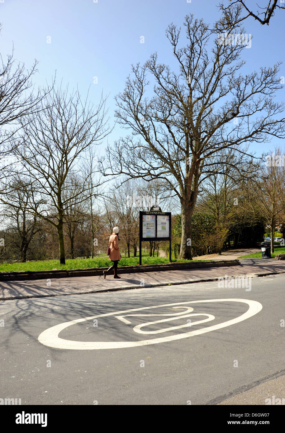 20 MPH road speed limit around Queens Park Brighton UK Stock Photo