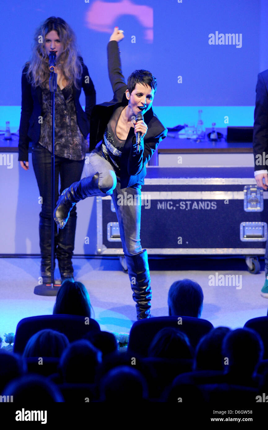 German singer Nena perfroms during the awards ceremony of the German Media Prize 2011 at the Congress Center in Baden-Baden, Germany, 24 February 2012. The German Media Prize has been awarded since 1992. Photo: ULI DECK Stock Photo