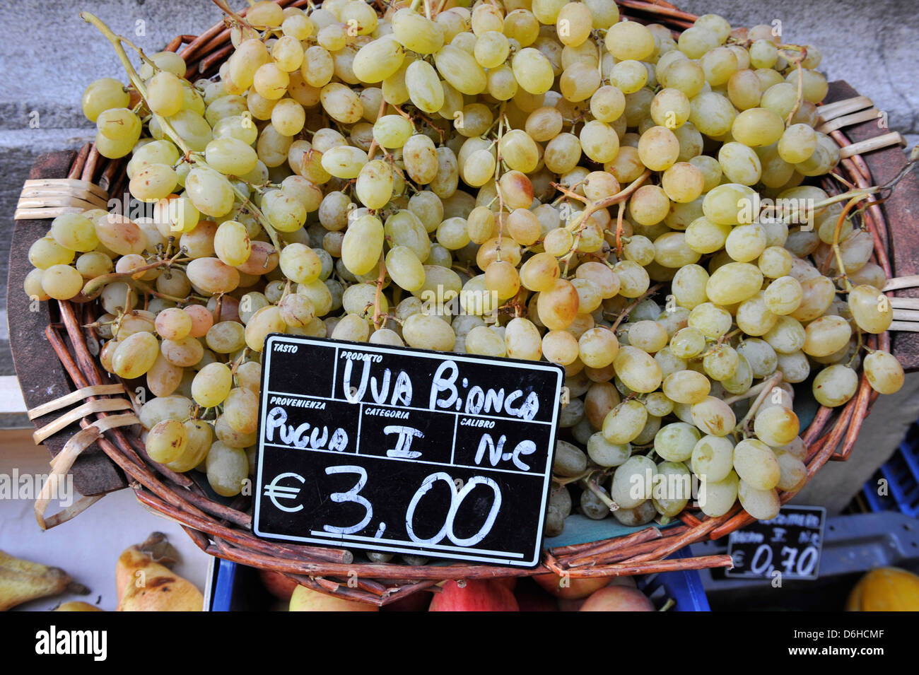 White grapes in an Italian market, Tuscany, Italy Stock Photo