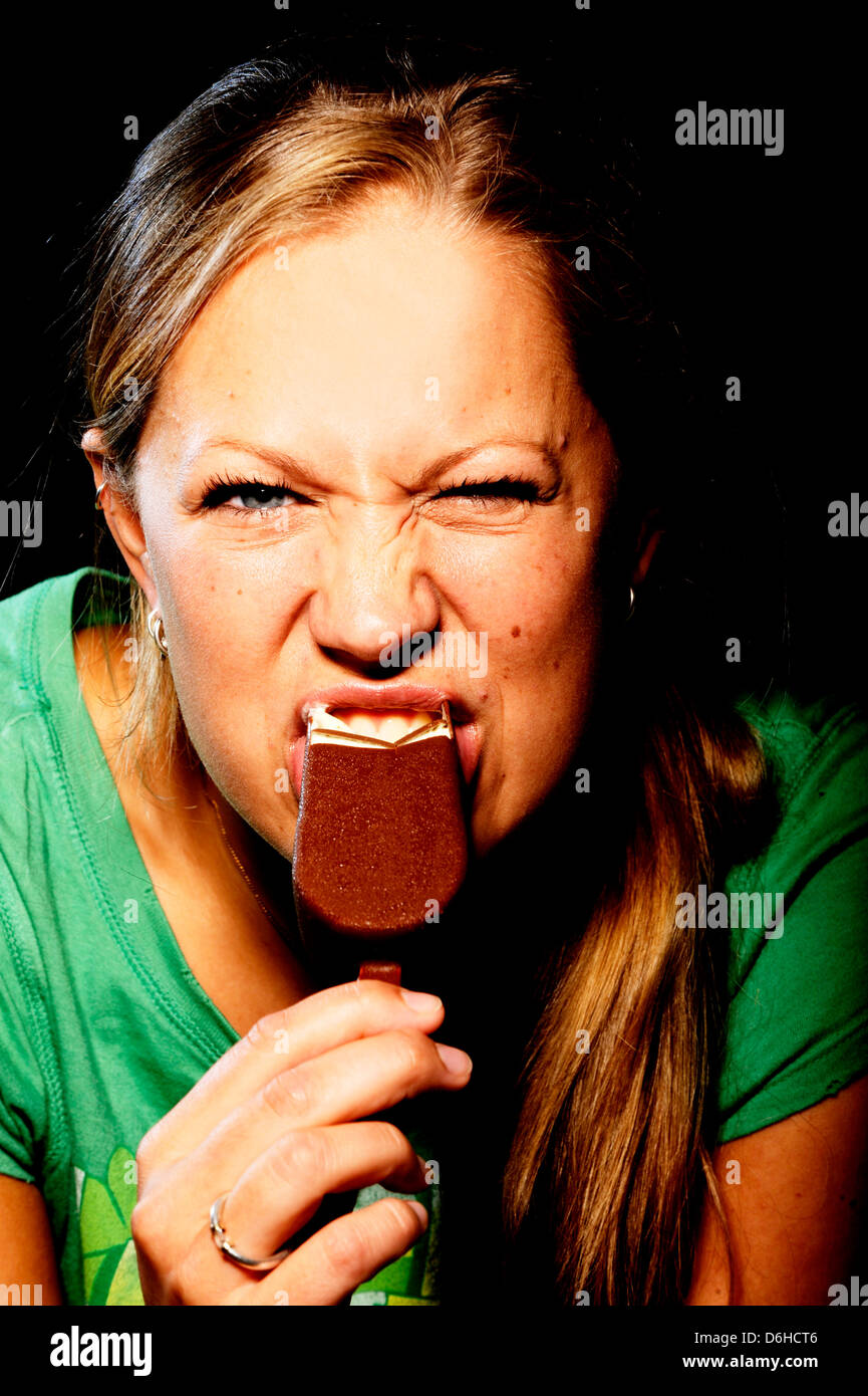 Eating magnum ice cream hires stock photography and images Alamy