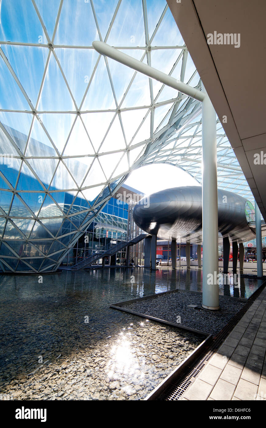 Business water structure structures hi-res stock photography and images ...