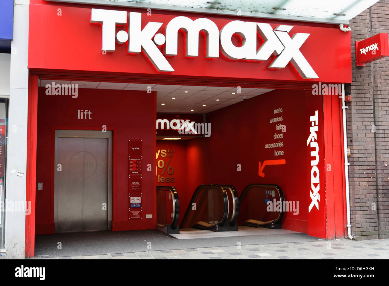 Tk maxx store front hi-res stock photography and images - Alamy