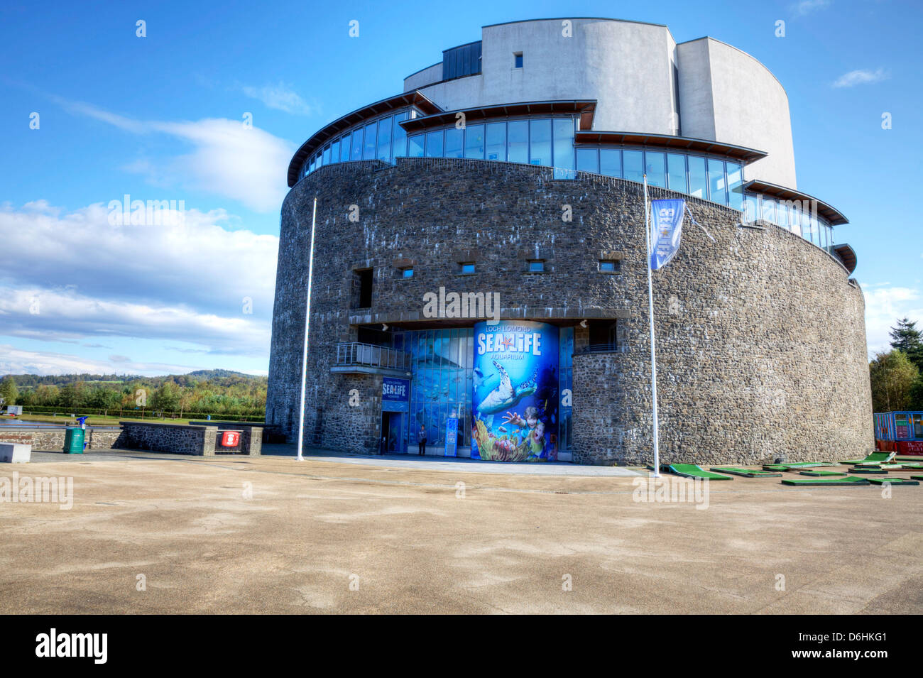 SEA LIFE Loch Lomond Aquarium Exterior Front Entrance Stock Photo Alamy sea-life-loch-lomond-aquarium-exterior-front-entrance-stock-photo-alamy