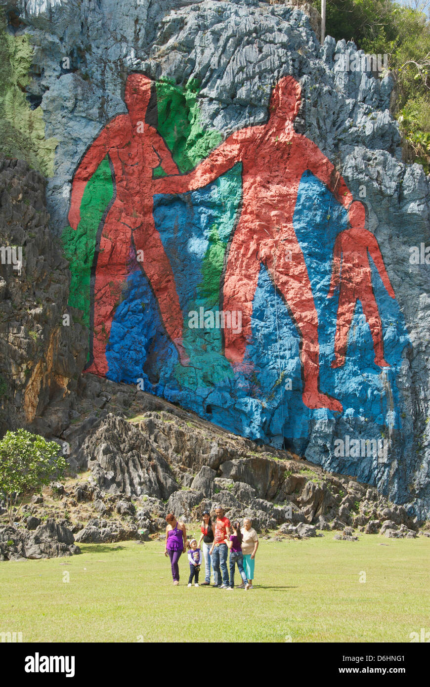 Vinales  Mural de la Prehistoria and family Stock Photo