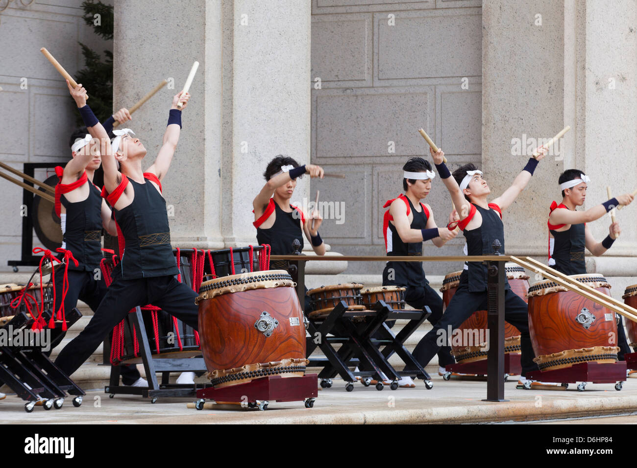 Japanese Taiko drumming performance Stock Photo Alamy