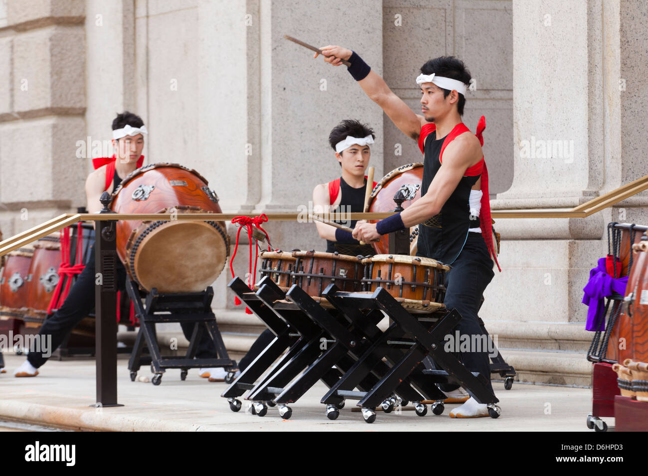 Japanese Taiko drumming performance Stock Photo Alamy