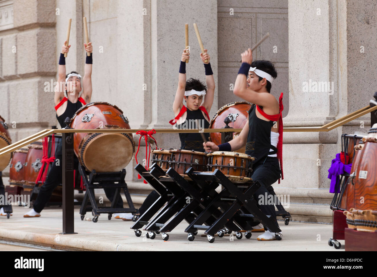 Japanese taiko drumming hires stock photography and images Alamy