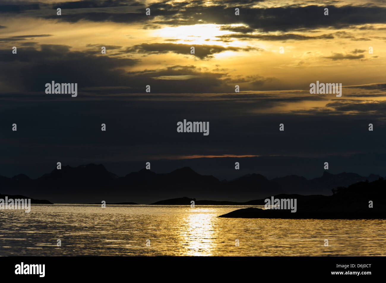 Vestfjorden hi-res stock photography and images - Alamy