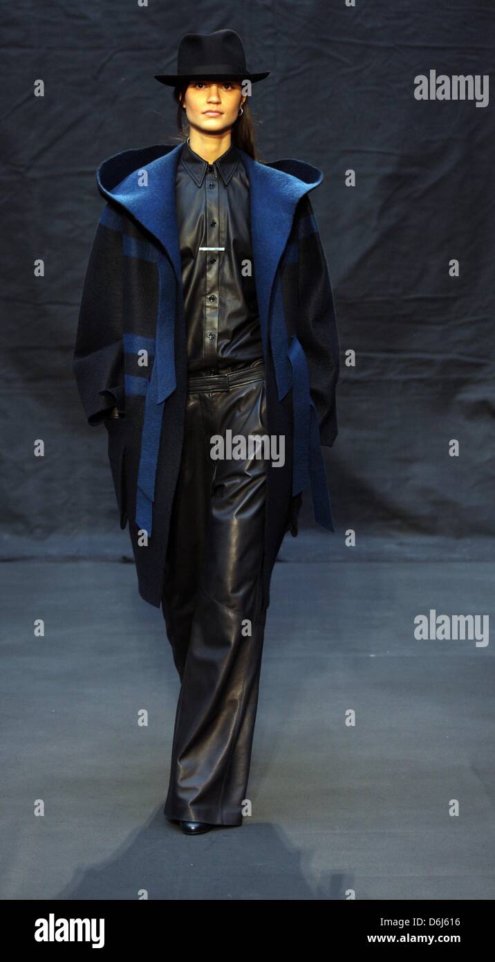 Robe Vintage Signée Christophe Lemaire Pour Hermès - Soie Noire - Style Cache-cœur Décontracté Chic