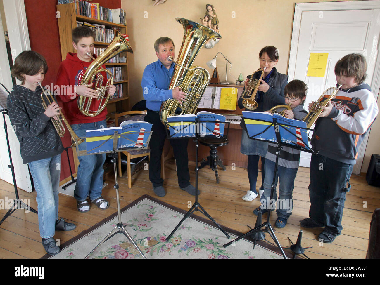 Arne Gericke 3 L His Wife Susanne 3 R And Their Children L R Stock Photo Alamy