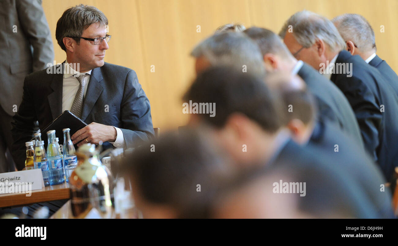 Bankruptcy trustee of the insolvent drug store chain Schlecker, Arndt Geiwitz, attends the state conference about government aid for a Schlecker transfer company at the Baden-Wuerttemberg Representation in Berlin, Germany, 19 March 2012. Photo: HANNIBAL Stock Photo