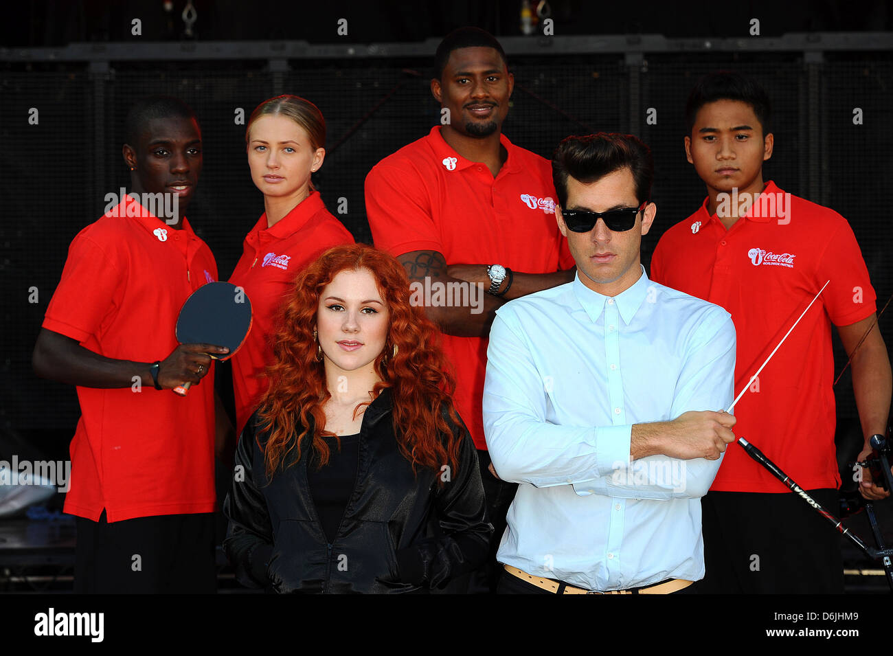 Katy B and Mark Ronson with Olympic hopefuls Darius Knight (GB Table