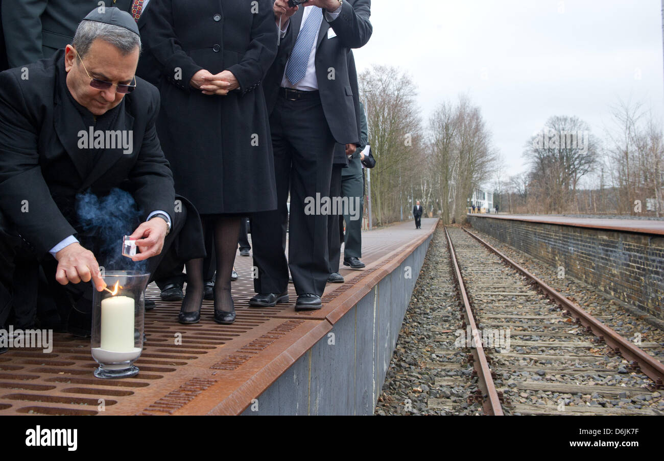 Israeli Minister of Defense Ehud Barak (L) commemorates Jews deported during WWII at the 'Gleis 17' memorial in Berlin, Germany, 21 March 2012. More than 50,000 were deported from Grunewald station from October 1941 till the end of WWII. Photo: SOEREN STACHE Stock Photo