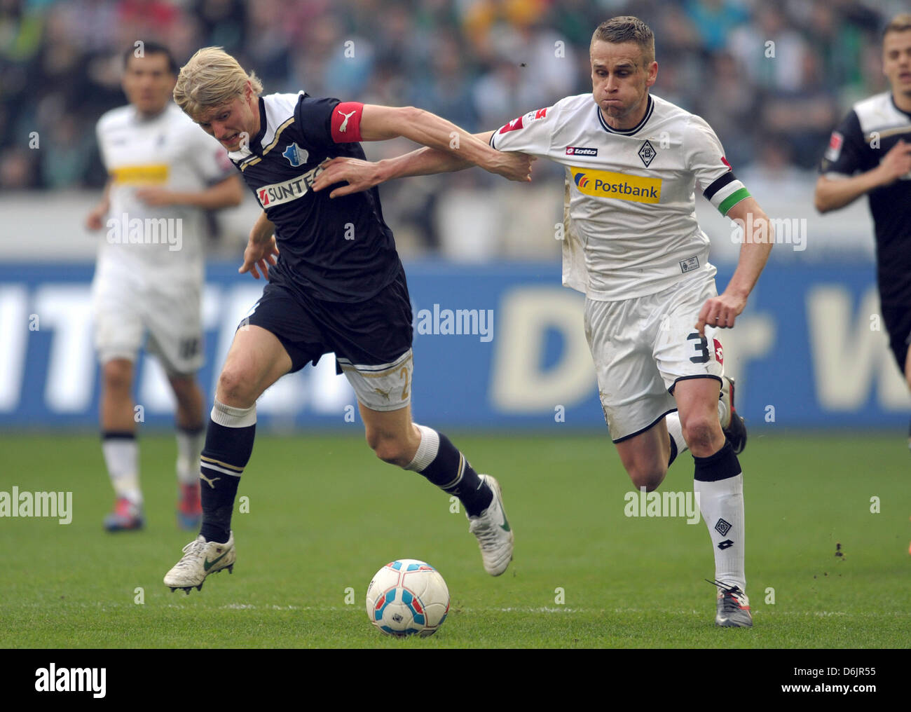 Moenchengladbach's Filip Daems (R) and Hoffenheim's Andreas Beck vie ...