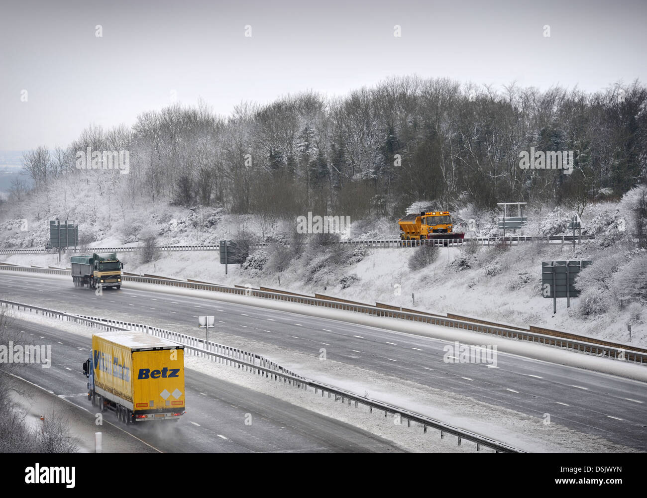 Winter driving conditions on the M4 motorway near Bath UK Stock Photo