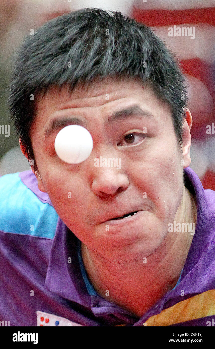 Oing pong hires stock photography and images Alamy