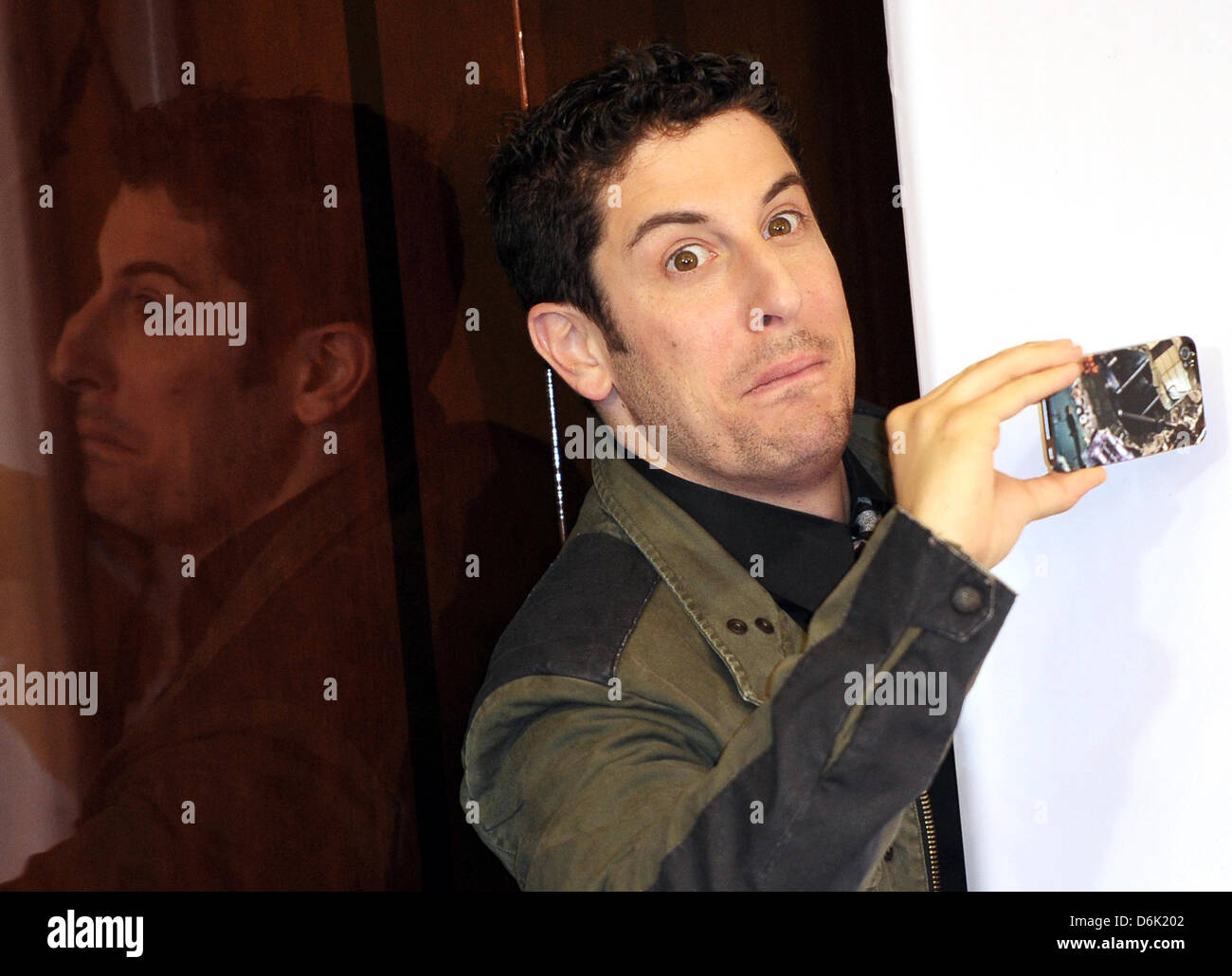 US American actor Jason Biggs poses during the presentation of the movie 'American Pie - Reunion' in Berlin, Germany, 29 March 2012. The movie starts showing in German cinemas on 26 April 2012. Photo: JENS KALAENE Stock Photo